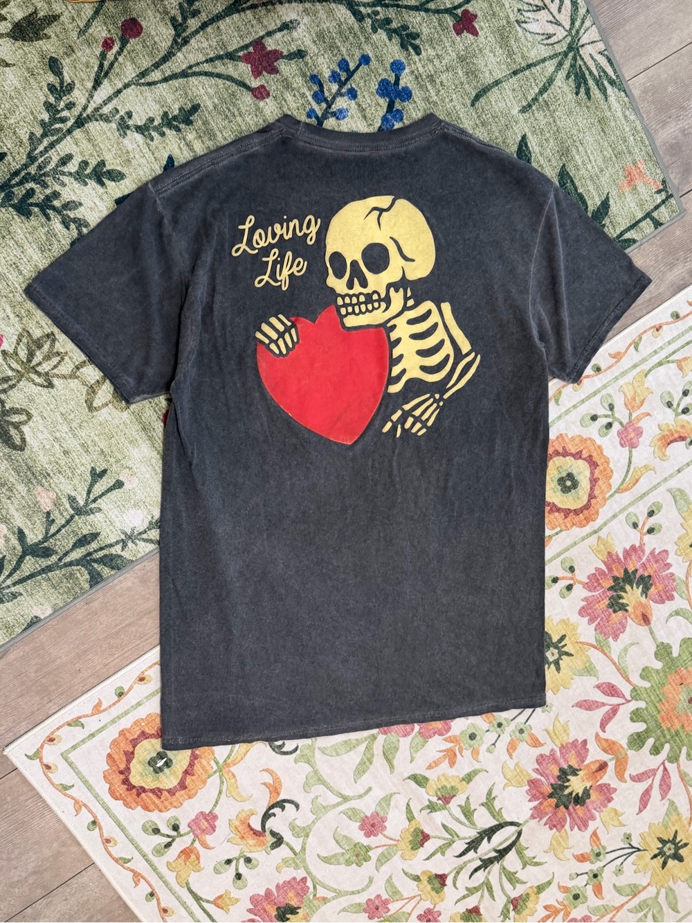 Peace of Mind Men’s Loving Life Skeleton Heart Graphic Tee Size XL